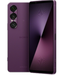 Ein lilafarbenes Sony-Smartphone mit Frontbildschirm und Dreifachkamera auf der Rückseite.