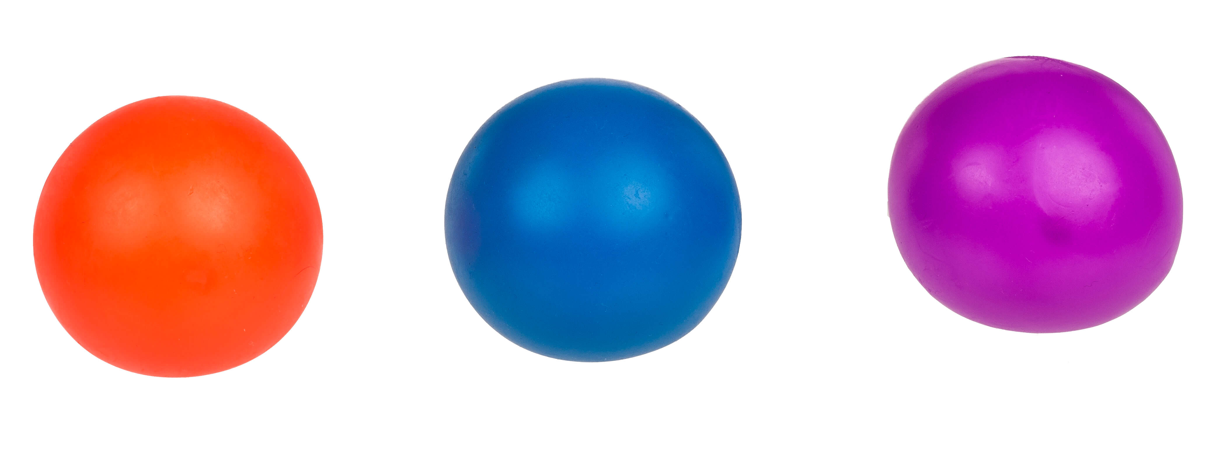 Das 3er Set Antistress-Ball 3,5cm von Out of the blue besteht aus orangen, blauen und violetten PU-Schaumstoffbällen, die in einer Reihe auf weißem Untergrund angeordnet sind – perfekter, dauerhafter Stressabbau für endlosen Quetschspaß.