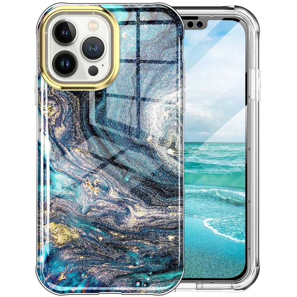 Die Cover-Discount iPhone 14 Pro - Full Protection Schutzhülle verfügt über ein blau, gold und schwarz marmoriertes Design in der Nähe des Ozeans und bietet stilvollen Schutz, während die Schönheit Ihres Geräts zur Geltung kommt.