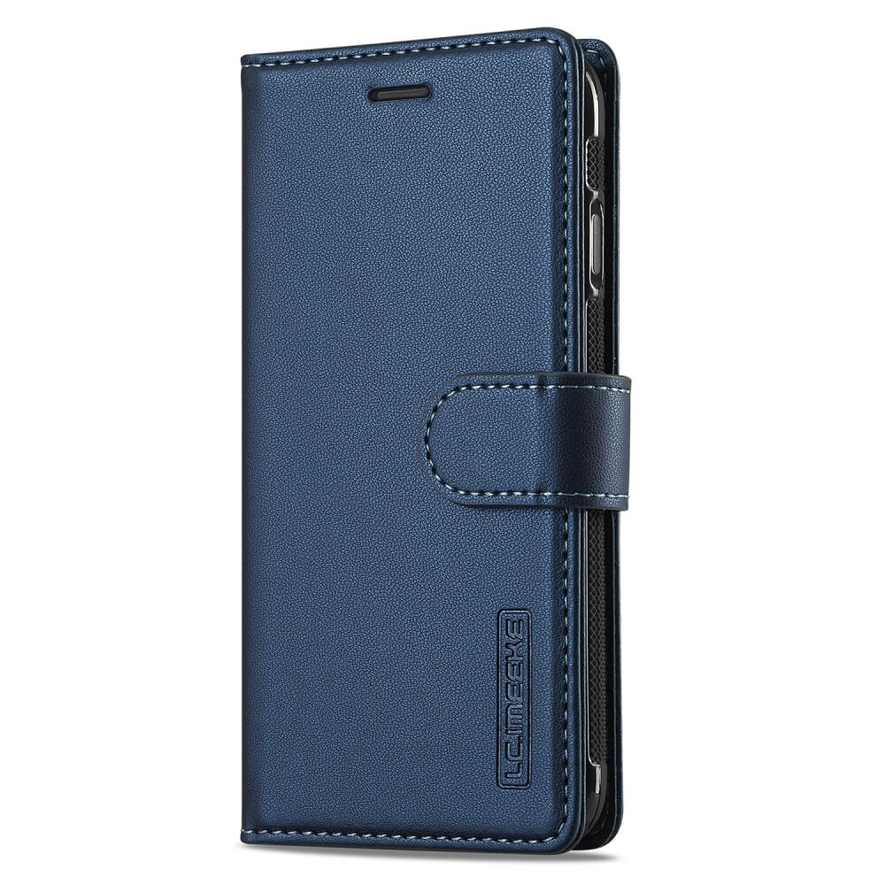 Die blaue 2-in-1-Brieftaschenhülle aus Leder von LC.IMEEKE für das iPhone SE/8/7 verfügt über einen Magnetverschluss und sichtbare Nähte und ermöglicht problemloses kabelloses Laden.