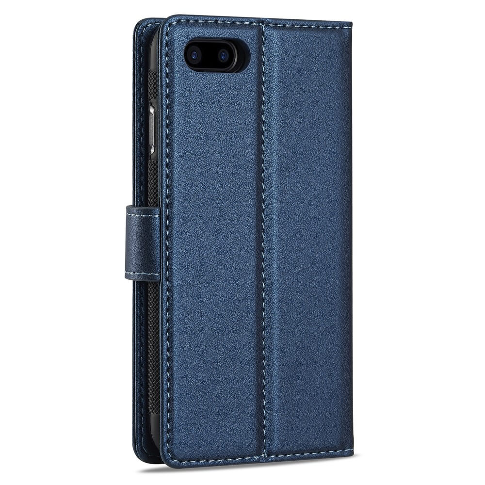 Die blaue Leder-Handyhülle LC.IMEEKE für das iPhone SE / 8 / 7 verfügt über Kartenfächer, einen Magnetverschluss und steht aufrecht. Das 2-in-1-Design bietet Komfort ohne Abstriche beim Stil.