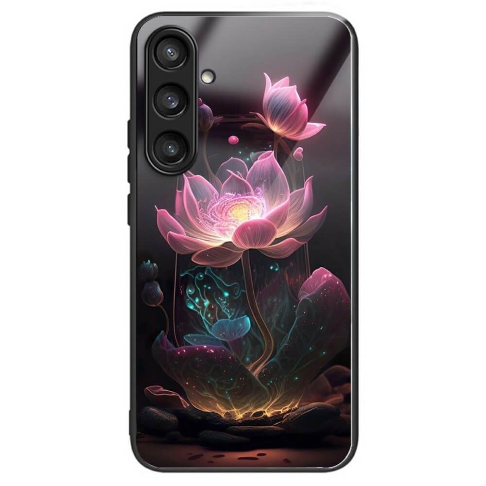 #farbe_lotusblüte|Die Cover-Discount Galaxy S25+ Plus – Panzerglas Handyhülle zeigt einen leuchtend rosa Lotus und Blätter auf dunklem Hintergrund, mit einer schützenden TPU-Umrandung für zusätzlichen Schutz.