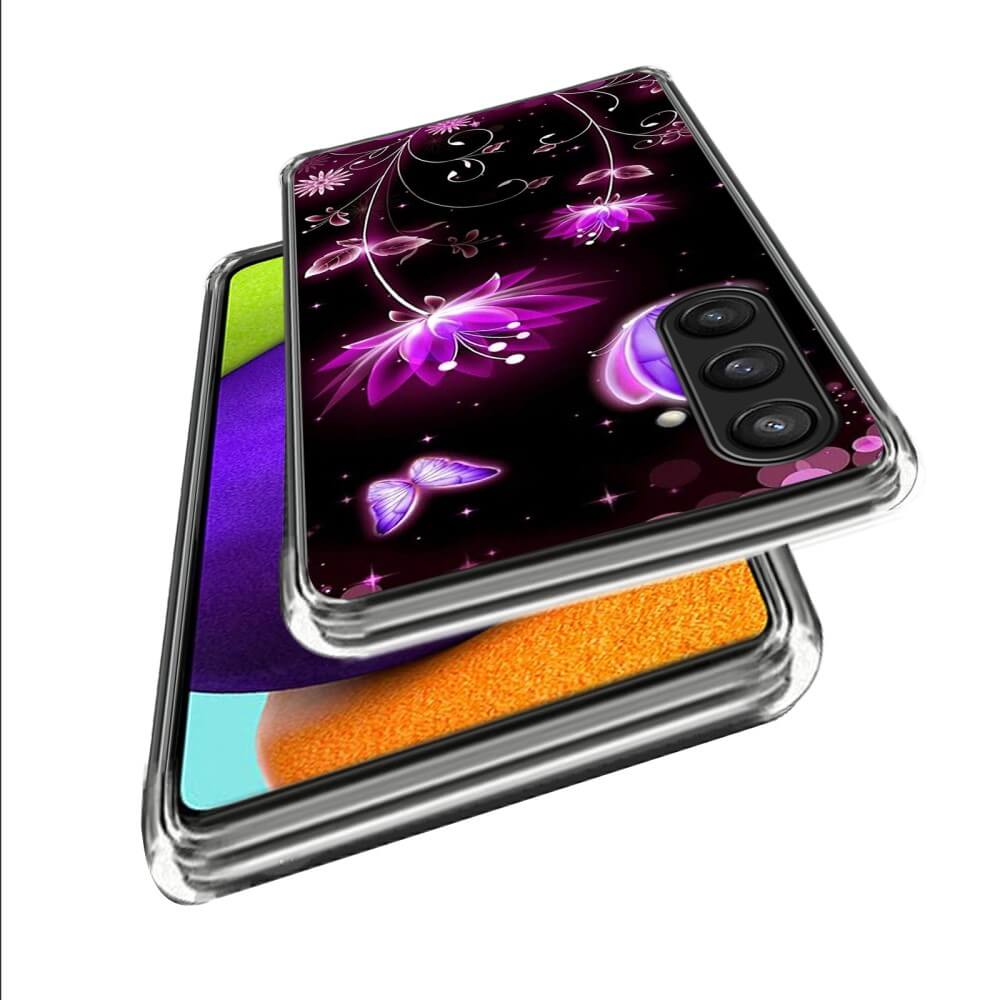 Ein Galaxy S25+ Plus von Cover-Discount mit einer stilvollen Blumen-und-Schmetterlinge-Handyhülle, transparentem Rand, liegt auf einem anderen Handy vor weißem Hintergrund.