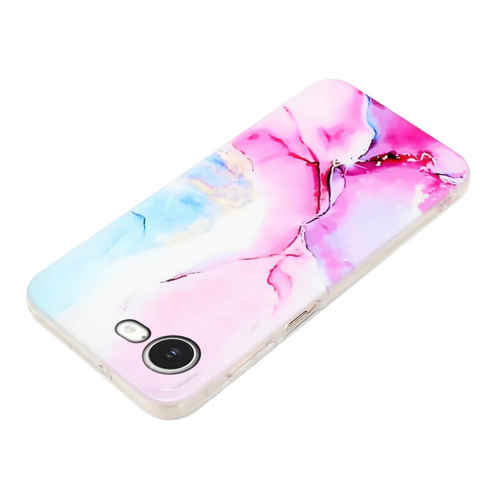 Die Cover-Discount iPhone 16e - Silikon Hülle mit Marble Motiv in Pink, Blau und Weiß bietet stilvollen Schutz für dein Smartphone.