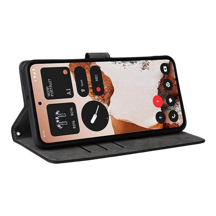 Die Cover-Discount CMF Phone 2 Pro Ledertasche mit RFID-Blocker ist eine elegante schwarze Tasche, die Ihr Telefon horizontal aufstellt und Einstellungen und Bedienelemente anzeigt - der ideale Schutz für das CMF Phone 2 Pro.