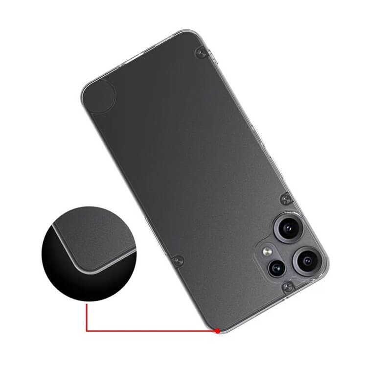 Ein schwarzes CMF Phone 2 Pro mit einer Nahaufnahme der Kameraecke und des Randes, geschützt durch das transparente Silikon Gummi Case mit Antifingerprint-Schutz von Cover-Discount.