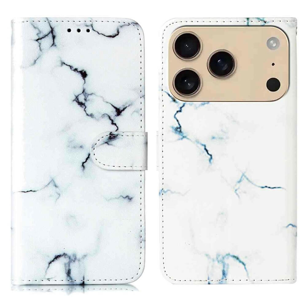Das Cover-Discount iPhone 17 Pro Max - Etui mit Marble Motiv zeigt ein elegantes blaues Marmor-Design, offen und geschlossen, neben einer Ledertasche. Diese Handyhülle mit Kartenfächern bietet stilvollen Schutz und praktische Aufbewahrung für Ihr Gerät.