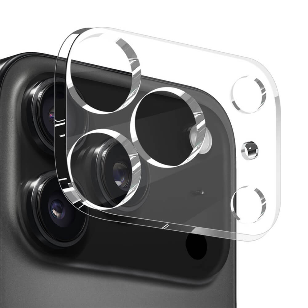 Ein NORTHJO 3-in-1 Set Panzerglasschutz wird über das Dreifach-Kameramodul des iPhone 17 Pro angebracht und bietet einen starken Schutz für Ihr Gerät.