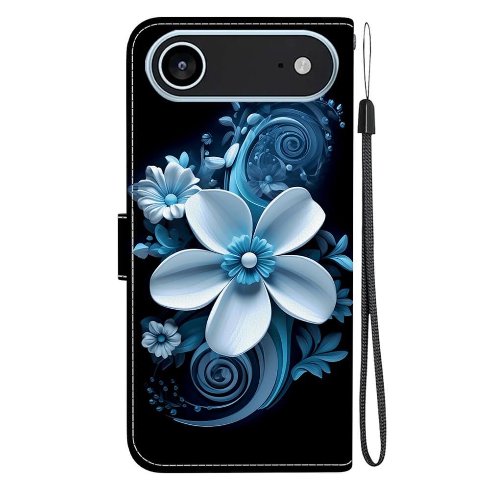 Die iPhone 17 Air - Handytasche Klapphülle Motiv von Cover-Discount verfügt über ein blau-weißes Blumendesign mit wirbelnden Mustern, Handgelenkschlaufe, schwarzem Hintergrund und verbindet Stil mit Praktikabilität für Ihr iPhone 17.