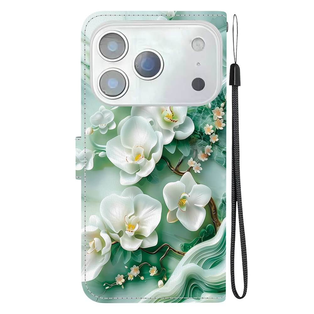 Die Cover-Discount iPhone 17 Pro Max - Handytasche Klapphülle Motiv zeigt weiße Orchideen vor grünem Hintergrund, bietet eine praktische Handschlaufe und einen passgenauen Kameraausschnitt.