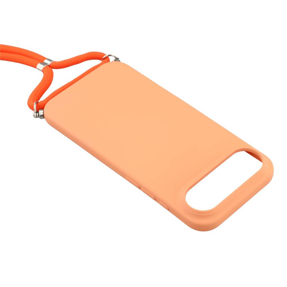 Die Cover-Discount iPhone 17 Air - Hülle mit Umhängeband in Peach mit orangefarbenem Band wird stilvoll auf einem flachen weißen Hintergrund präsentiert.