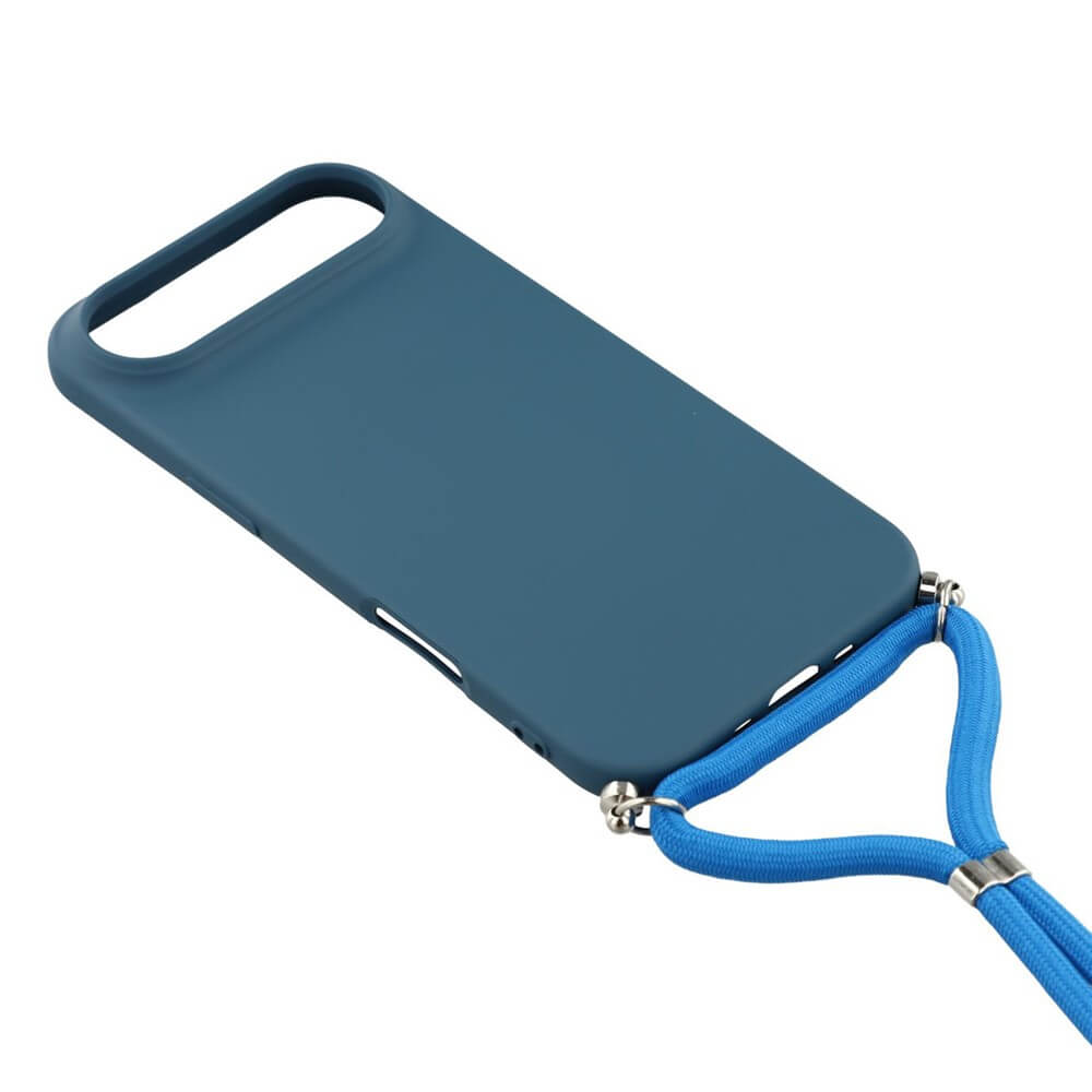Die Cover-Discount iPhone 17 Air - Hülle mit Umhängeband in Blau ist mit passendem Band ausgestattet und auf weißem Hintergrund abgebildet.