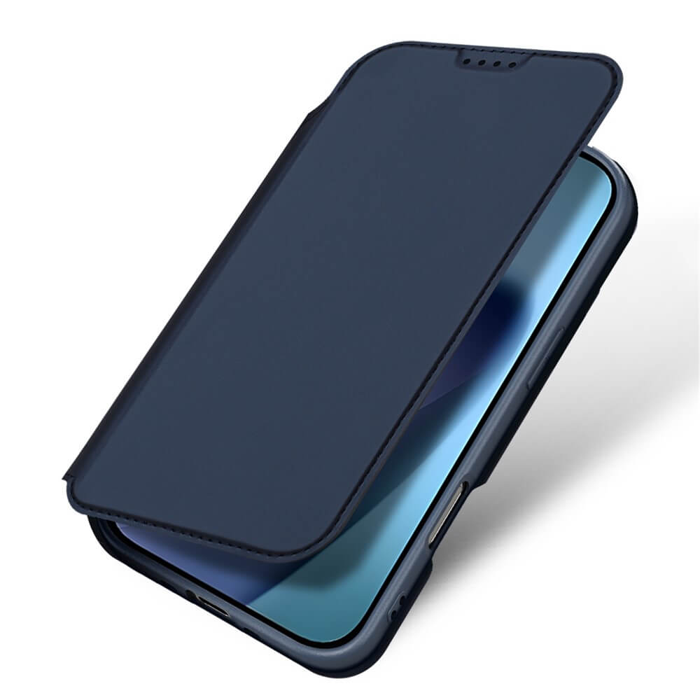 Ein iPhone 17 Air in einem dunkelblauen Dux Ducis Skin Pro Flip Case von Dux Ducis, das teilweise geöffnet ist, um den Bildschirm zu zeigen.
