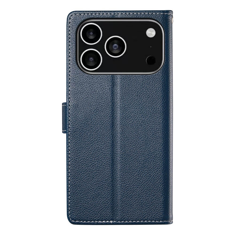 Cover-Discount iPhone 17 Pro - Leder Etui Hülle Struktura Design in Dunkelblau mit drei Kameraaussparungen und magnetischem Klappverschluss auf der linken Seite.