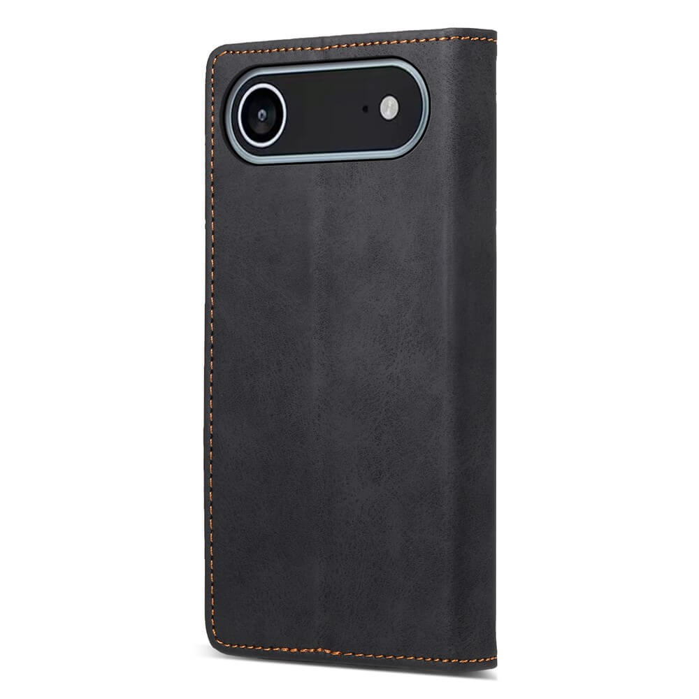 Die Cover-Discount iPhone 17 Air - Flip Case mit RFID Blocker ist eine schwarze Leder Handyhülle mit braunen Nähten, die für Smartphones mit einer einzelnen Rückkamera konzipiert ist und über eine zusätzliche RFID-Blockierung für zusätzliche Sicherheit verfügt.