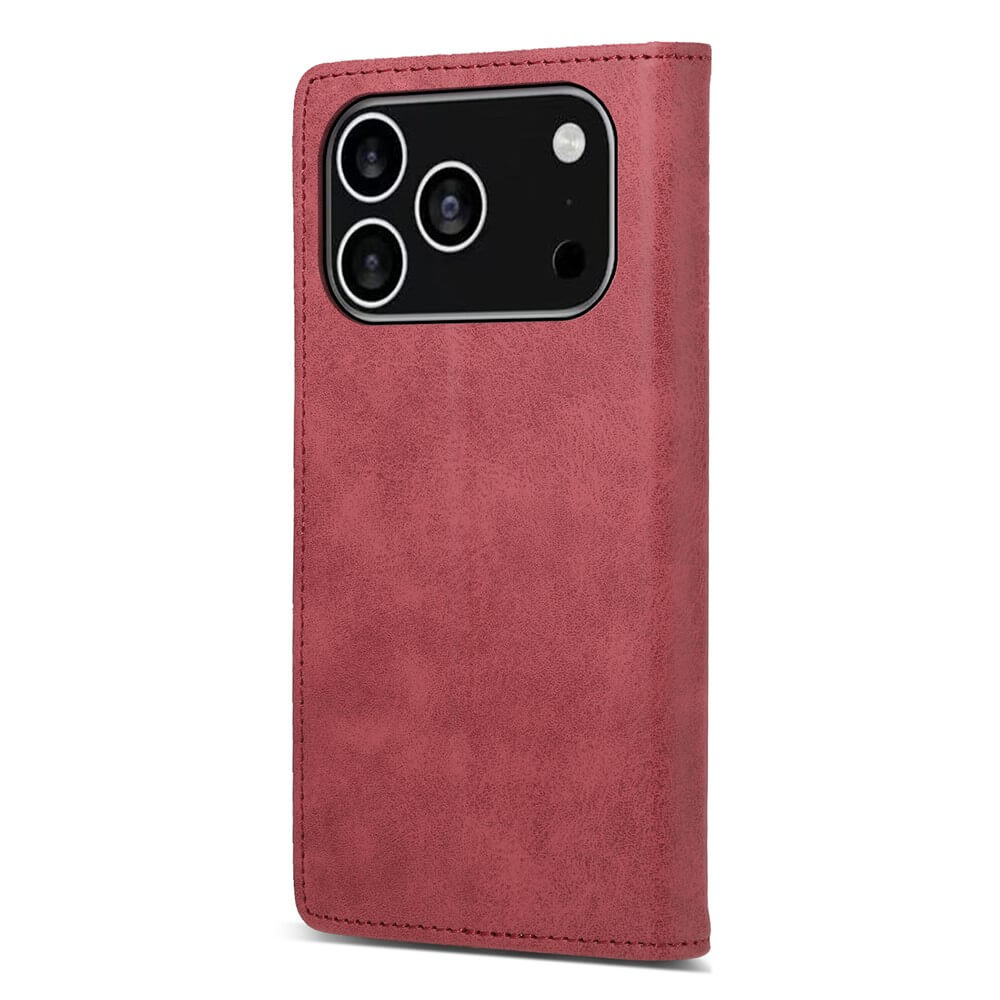 Das Cover-Discount iPhone 17 Pro Flip Case mit RFID Blocker in rosa Leder steht aufrecht mit einem sichtbaren Kameraausschnitt vor einem weißen Hintergrund.