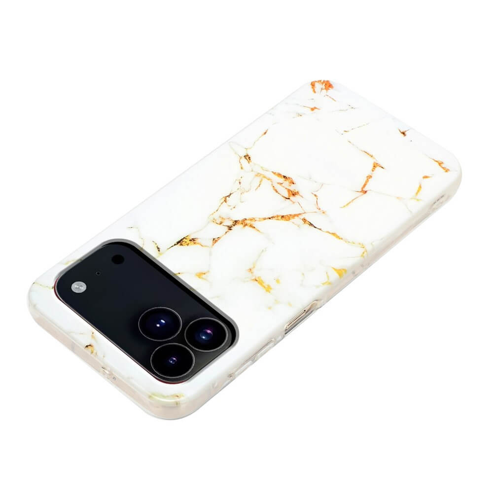 Die Cover-Discount iPhone 17 Pro Silikon Hülle mit Marble Motiv ist eine weiße TPU-Hülle mit Marmordesign, zugeschnitten auf eine dreifache Rückkamera - ideal als iPhone 17 Pro Handyhülle.