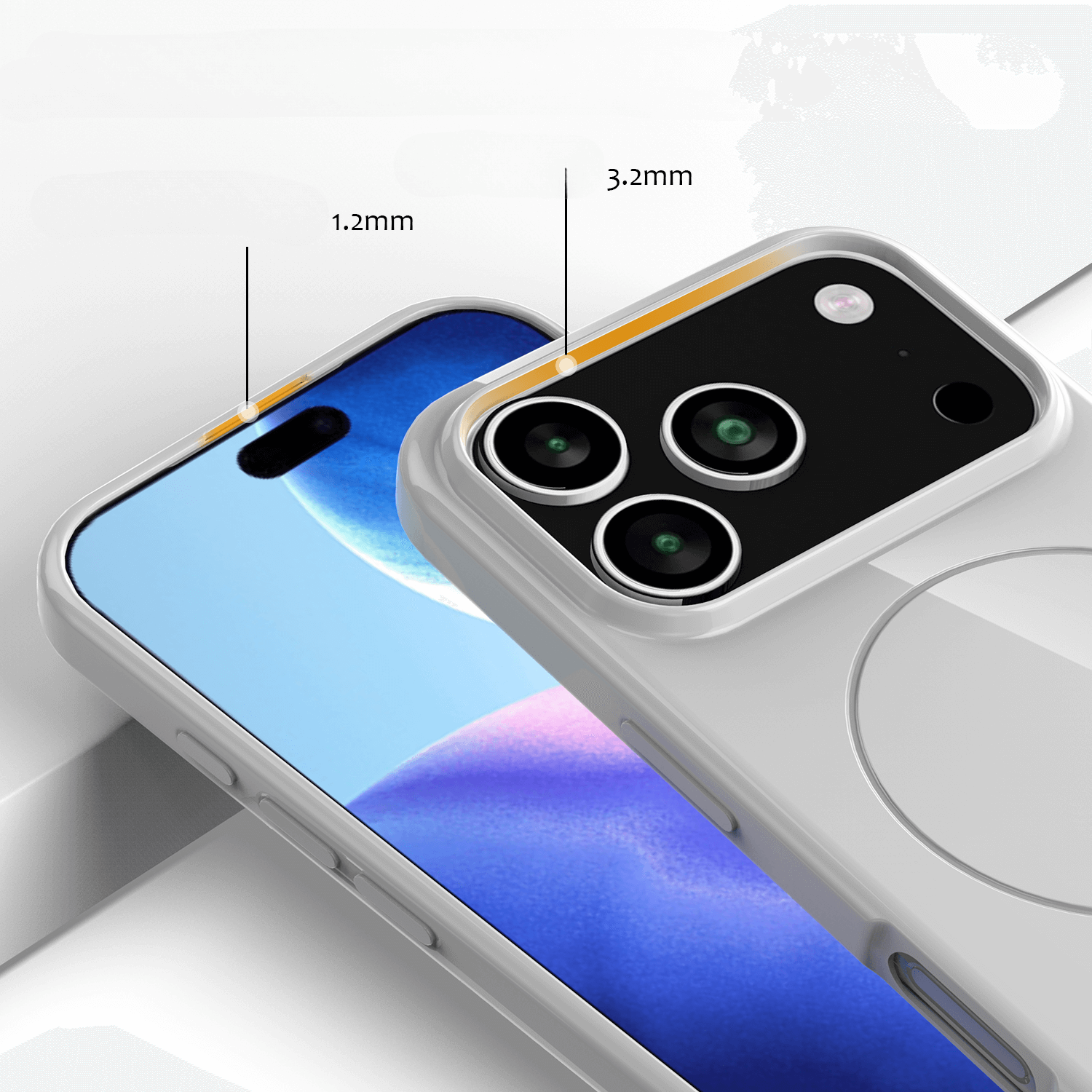 Zwei iPhones im klaren TPU Cover von Cover-Discount, Kanten mit 1.2mm/3.2mm Schutz - das unifarbene Backcover für iPhone 17 Pro Max ist MagSafe-kompatibel und schützt Kamera & Display optimal.