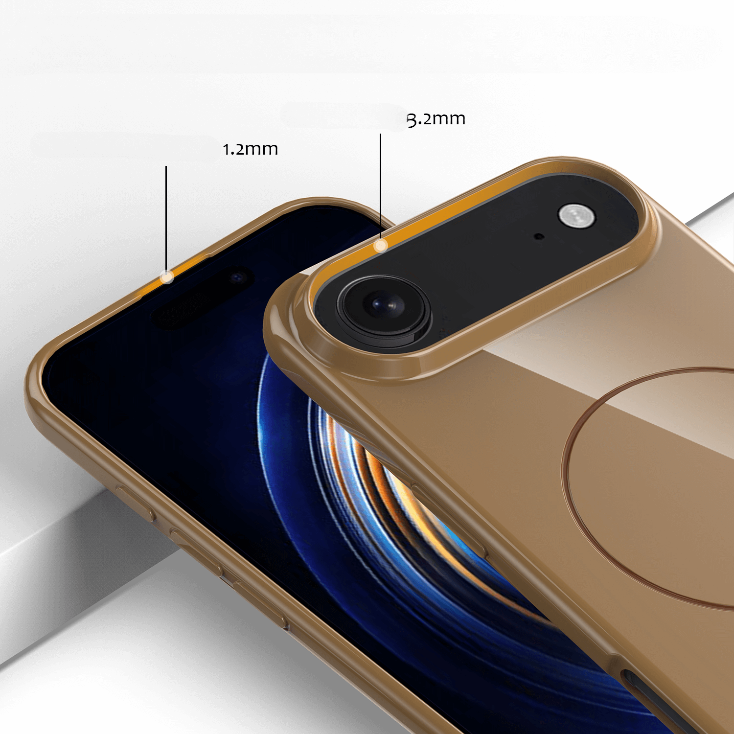 Zwei Cover-Discount iPhone 17 Air Telefone mit unifarbenes MagSafe Backcover in braun, mit Kamera- und Bildschirmausschnitten von 1,2mm und 3,2mm.