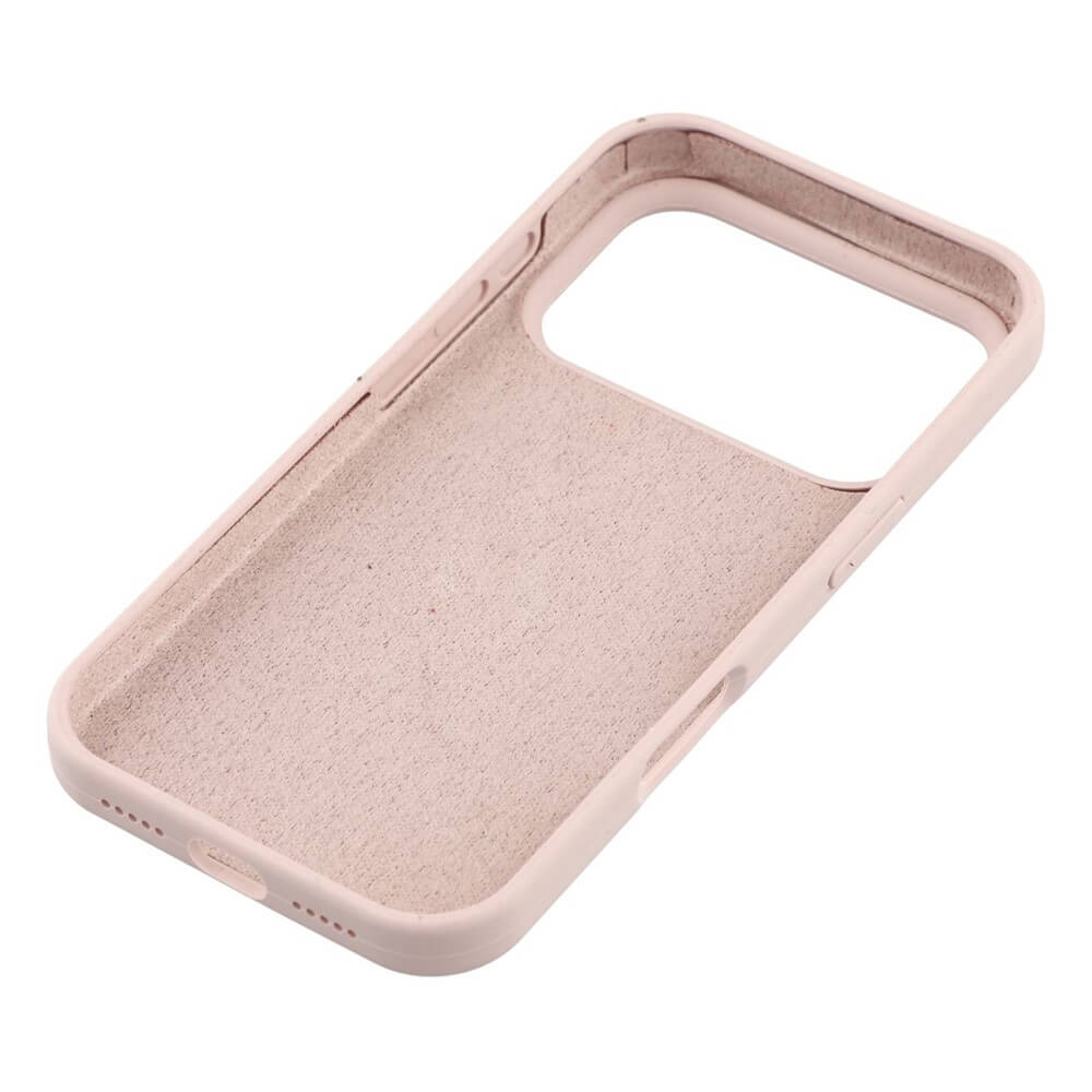 Die Cover-Discount iPhone 17 Pro - Solide Silikonhülle ist eine hellrosa Soft-Touch-Hülle mit beiger Stoffinnenseite, die schlanken Rundumschutz bietet. Abgebildet in einem Winkel auf einem weißen Hintergrund.