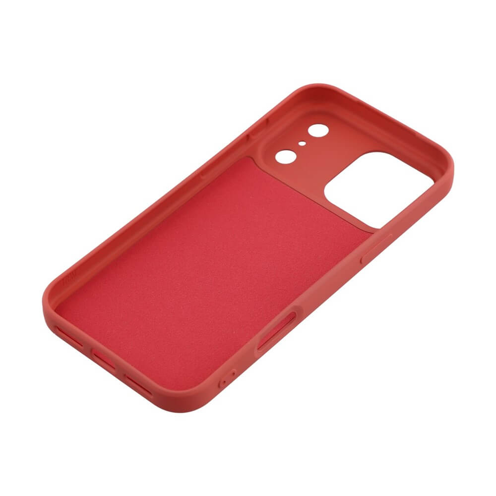 Rotes Smartphone-Case mit präzisen Ausschnitten für Kamera und Tasten, modern gestaltet.