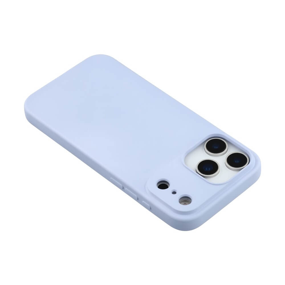 Smartphone mit hellblauem Schutzcase und auffälliger Dreifachkamera im quadratischen Modul