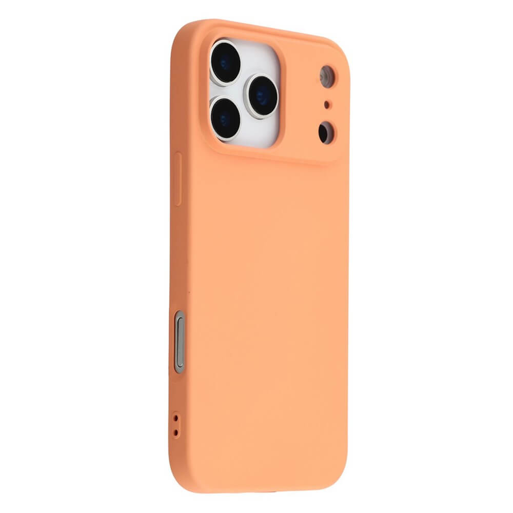 Die Cover-Discount iPhone 17 Pro Max Silikon Gummi Hülle in Unifarbe, pfirsichfarben, bietet präzise Aussparungen für Triple-Kamera und Tasten - schlagfest und schützend, im schrägen Winkel abgebildet.