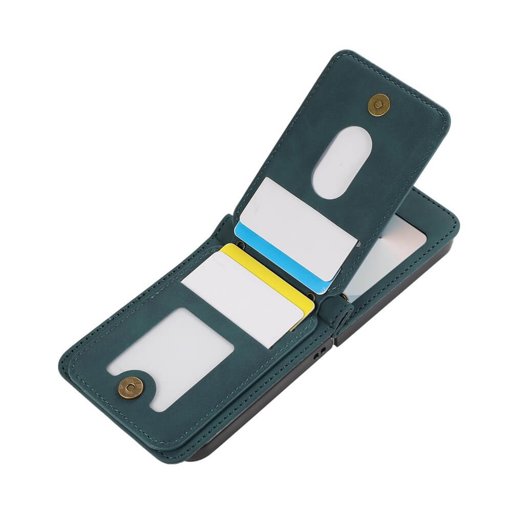 Das Cover-Discount Galaxy Z Flip7 Etui mit Umhängeband bietet viele Kartenfächer und ein klares ID-Fenster - praktisch und stilvoll für unterwegs.