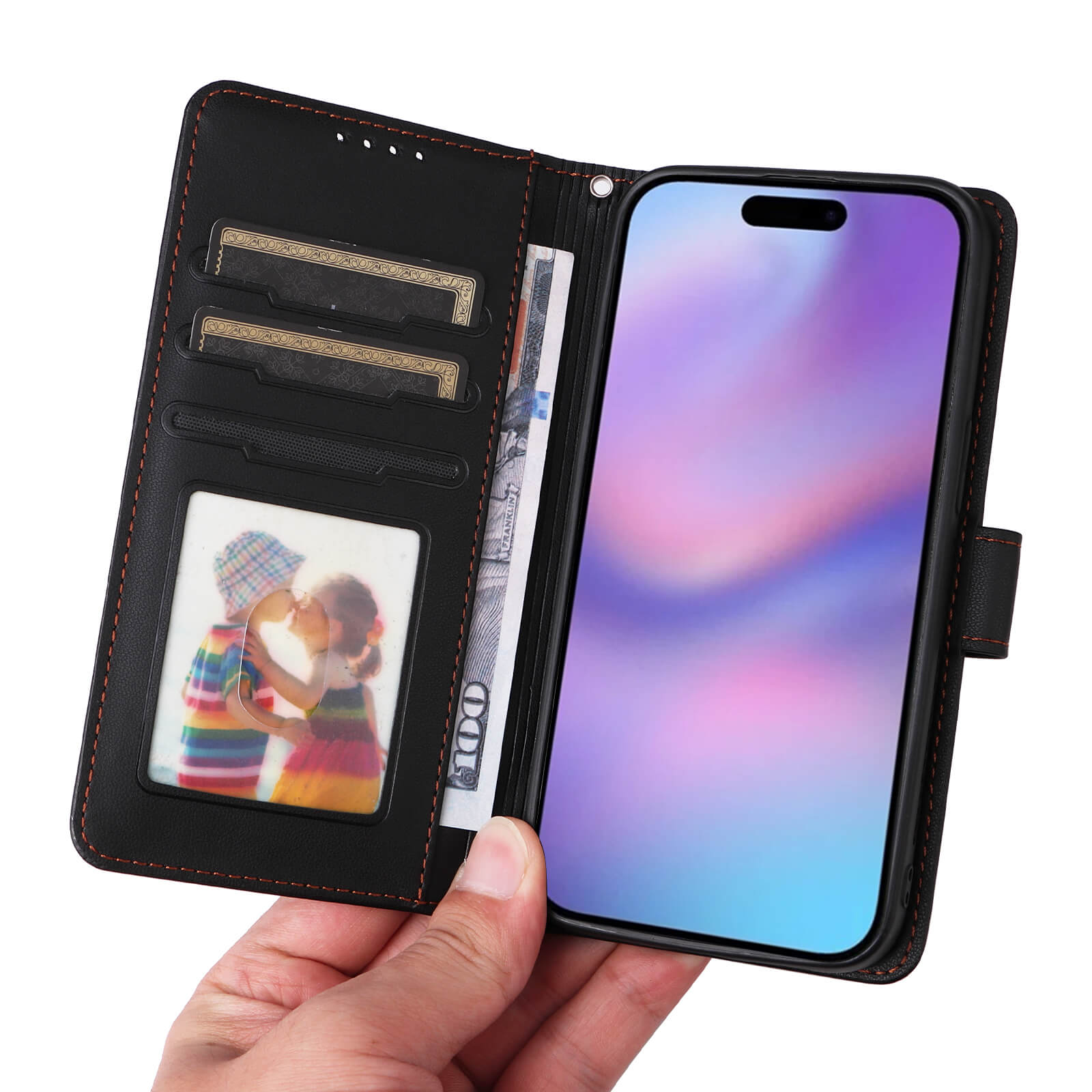 Schwarze Wallet-Handyhülle mit roten Nähten, geöffnet, zeigt Kartenfächer, Foto zweier Kinder, und ein Smartphone.