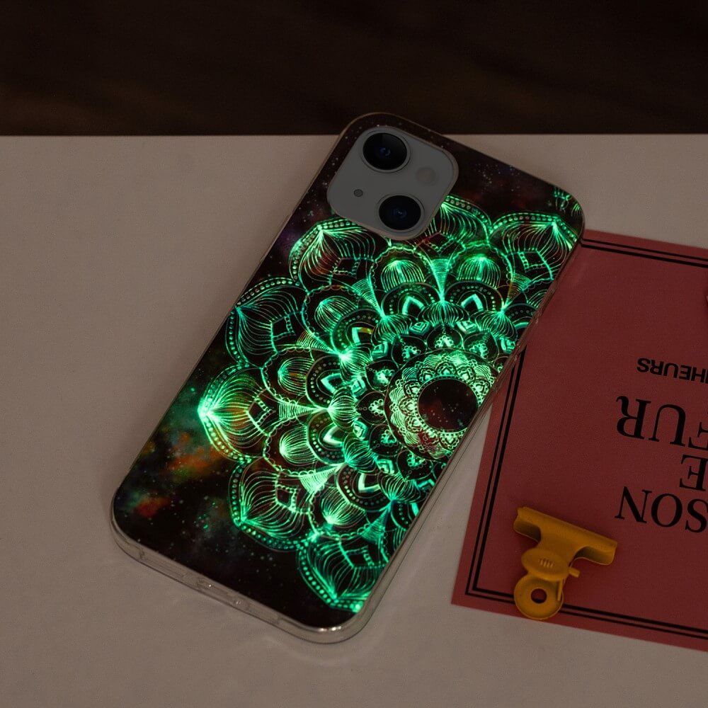 iPhone 15 - Coque luminescente en silicone