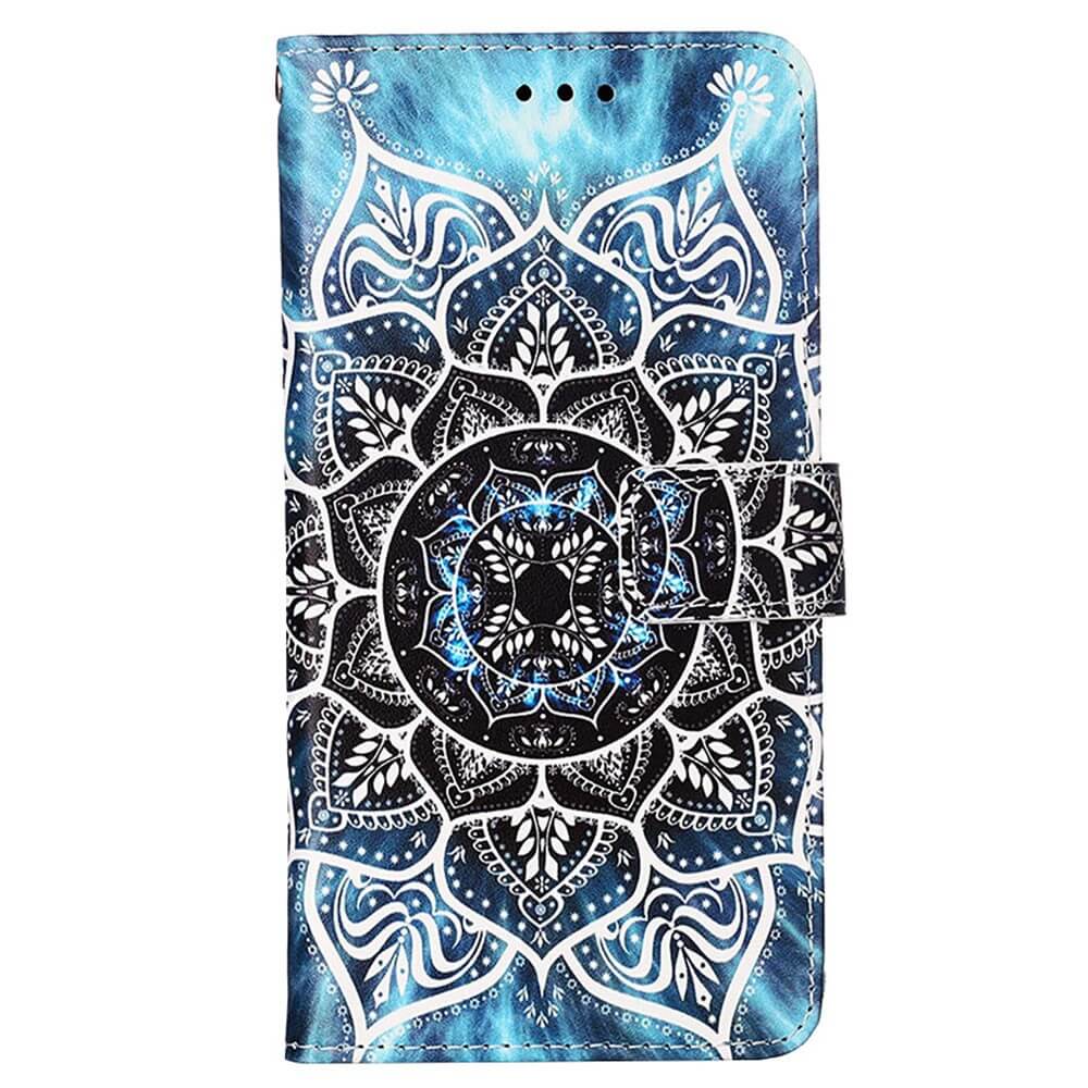#farbe_mandala|Die Cover-Discount Galaxy A35 Tasche Hülle mit Motiv zeigt ein schwarzes Mandala auf blauem Grund und besitzt praktische Kartenfächer - stilvoller Schutz für Ihr Smartphone.