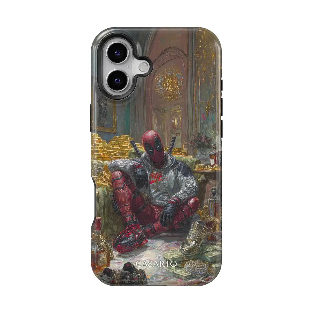 Deadpool faulenzt mit Goldbarren und Bargeld auf dieser limitierten Art Case-Cover-Discount's Casarto Handyhülle Deadrich für iPhone 15 Pro.