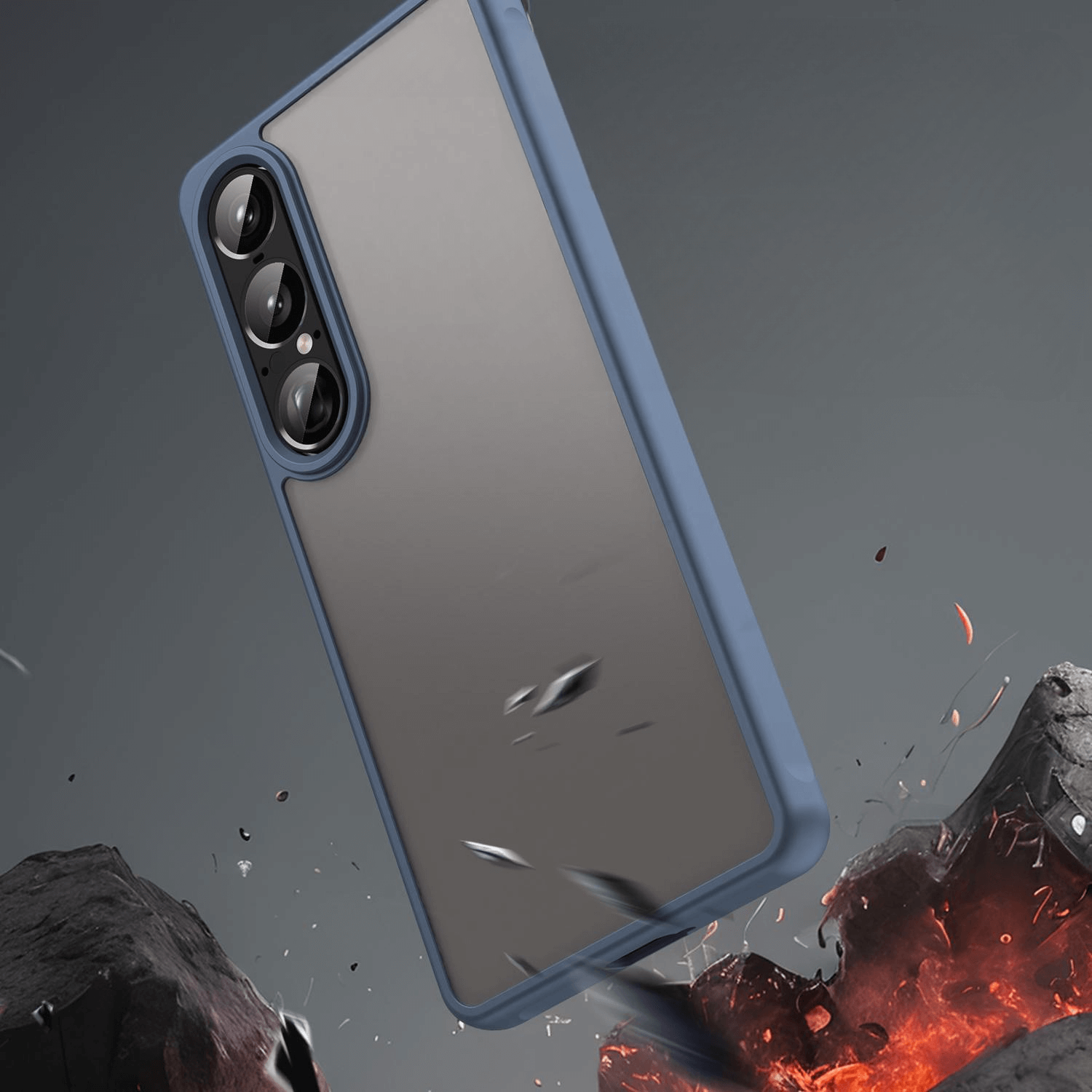 Ein Sony Xperia 1 VII in der Cover-Discount Acryl-Handyhülle mit Bumper und Kameraschutz schwebt über rissigem, feurigem Boden, während Trümmer umherwirbeln.