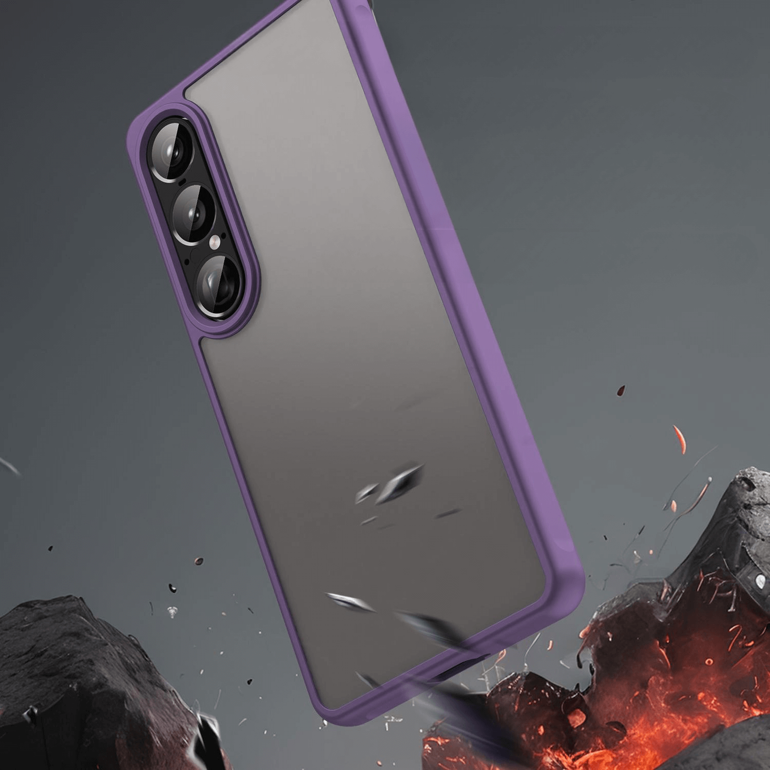 Die Cover-Discount Sony Xperia 1 VII Acryl-Handyhülle mit Bumper und Kameraschutz in Violett steht über feurigem, rissigem Boden mit umherfliegenden Trümmern und unterstreicht den dauerhaften Kameraschutz.