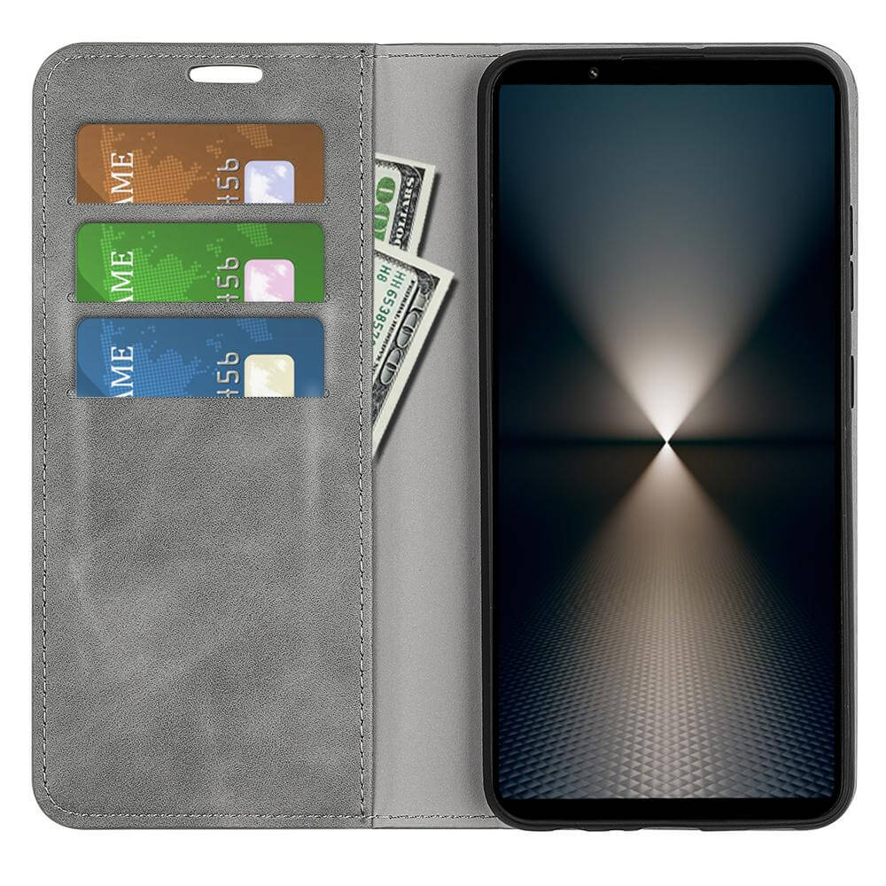 Das Cover-Discount Sony Xperia 1 VII Stand Flip Case Hülle in grau verfügt über Geldbörsenfächer auf der Innenseite der Hülle für Karten und Bargeld.