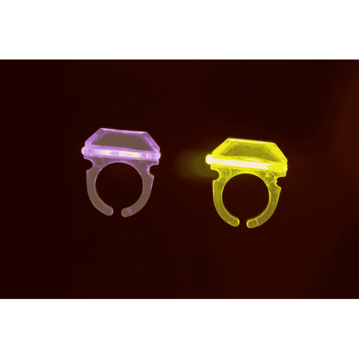 Set de fête : 4 bâtons lumineux et 2 anneaux lumineux