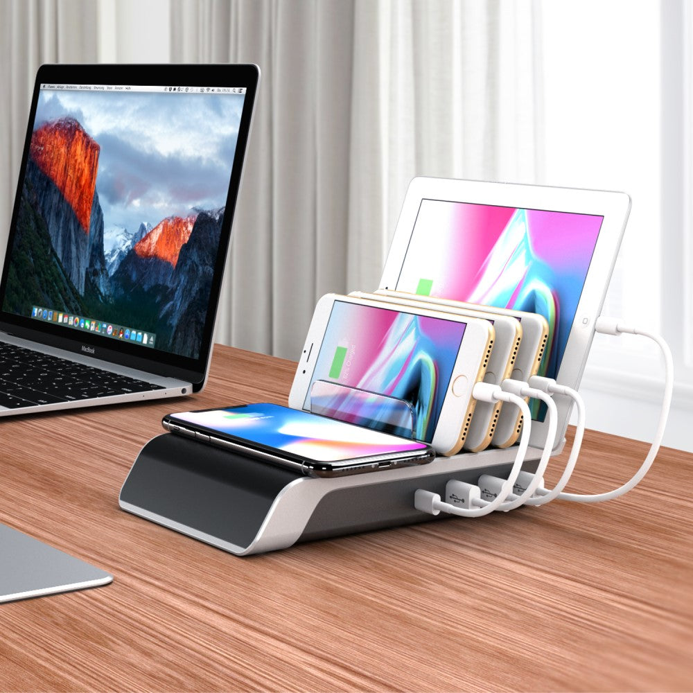 Ladestation mit 4 Anschlüssen 1 QI Wireless Charging Pad