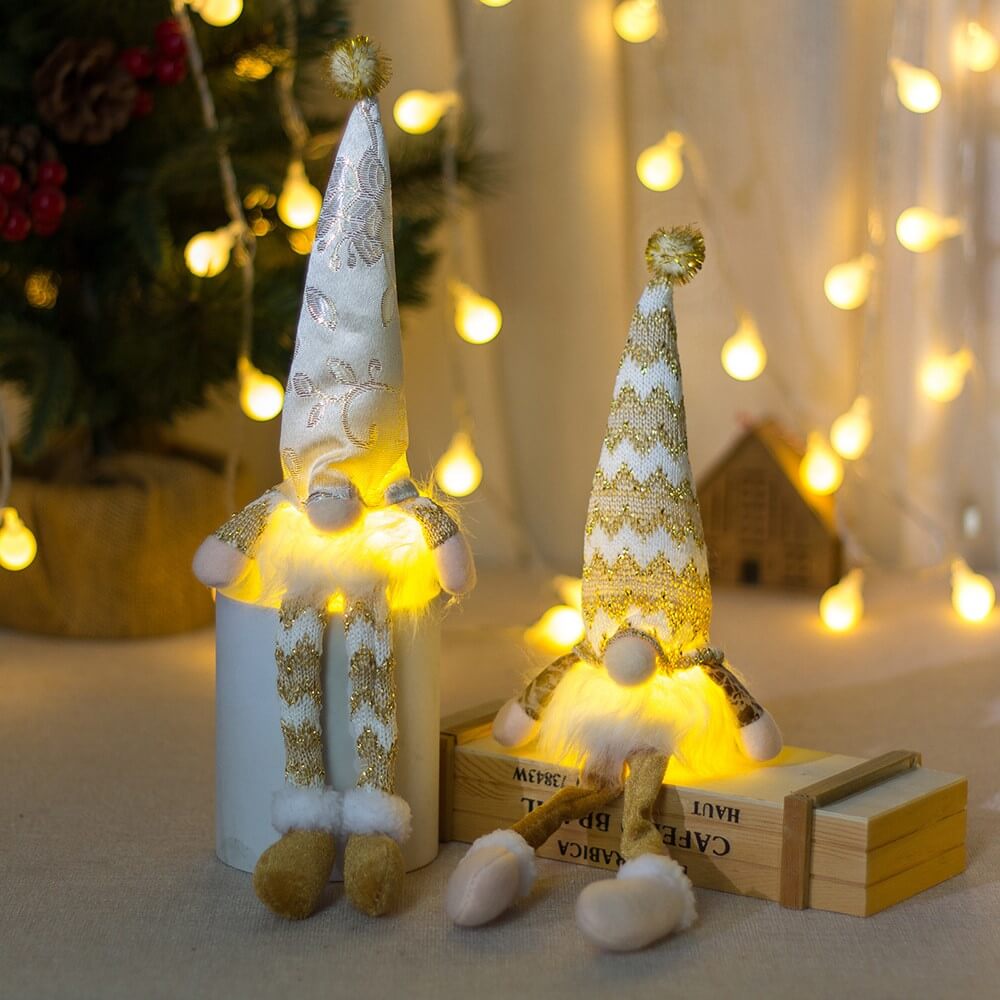 Set of 2 gnome with dangling legs Christmas decoration with LED