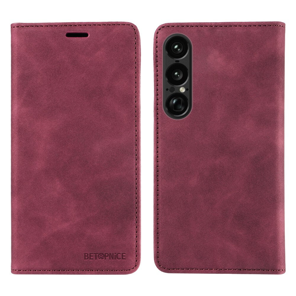 Das Cover-Discount Sony Xperia 1 VII – Vintage Flip Case in Kastanienbraun verfügt über RFID-Schutz, eine Kameraaussparung, eine Brieftaschenfunktion und zeigt das BETOPNICE-Logo, das sowohl auf der Vorder- als auch auf der Rückseite zu sehen ist.