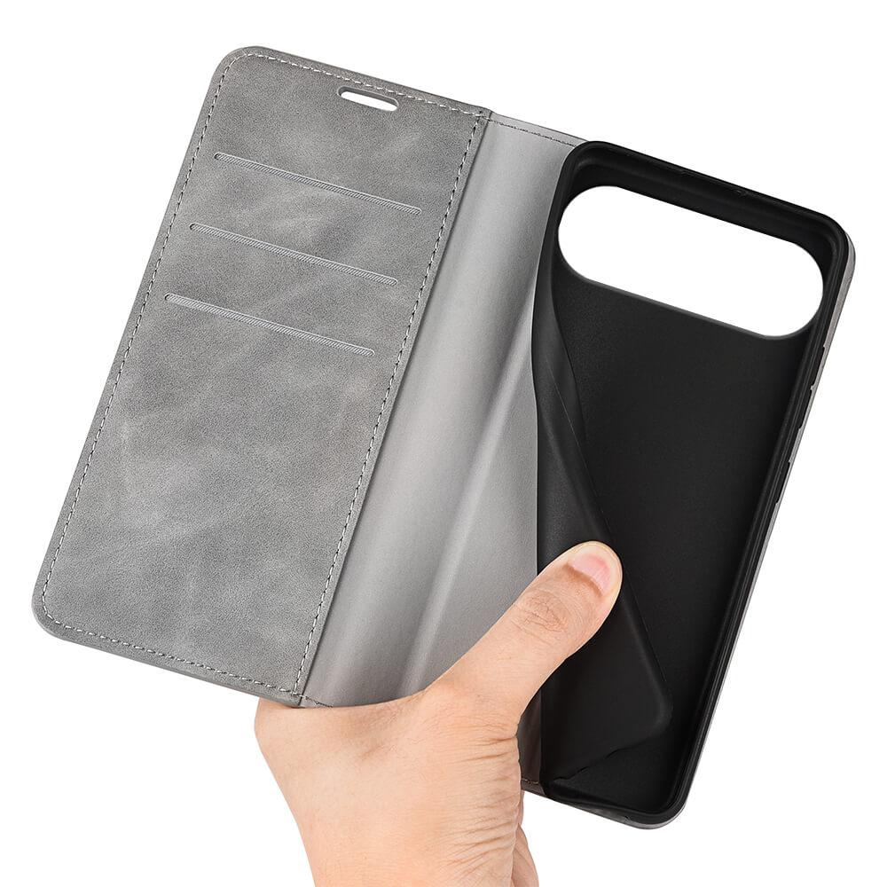 Hand holding the Cover-Discount iPhone 17 Air - Stand Flip Case Hülle mit Kartenfächern und schwarzer Handyhalterung - praktische Schutzhülle für Ihr neues Smartphone.