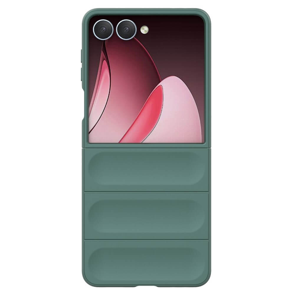 Die Cover-Discount Galaxy Z Fold7 - Rugged Protective Hülle, abgebildet in grün auf einem Handy mit rosa abstraktem Hintergrundbild, bietet als robuste Klapphülle maximalen Schutz.