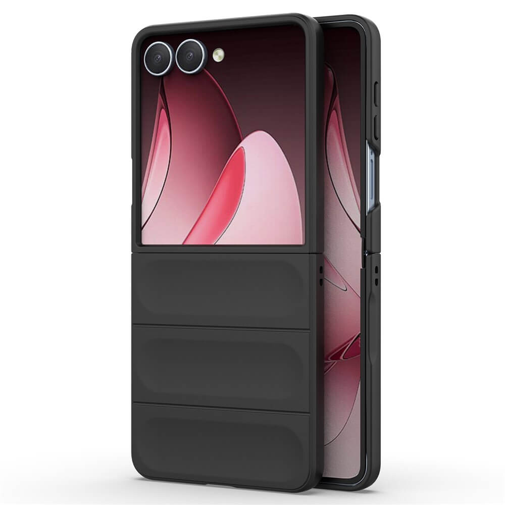 Ein schwarzes faltbares Smartphone mit zwei rückwärtigen Kameras und einem rosa abstrakten Hintergrundbild wird von der Cover-Discount Galaxy Z Fold7 - Rugged Protective Hülle für maximalen Schutz und überlegene Haltbarkeit geschützt.