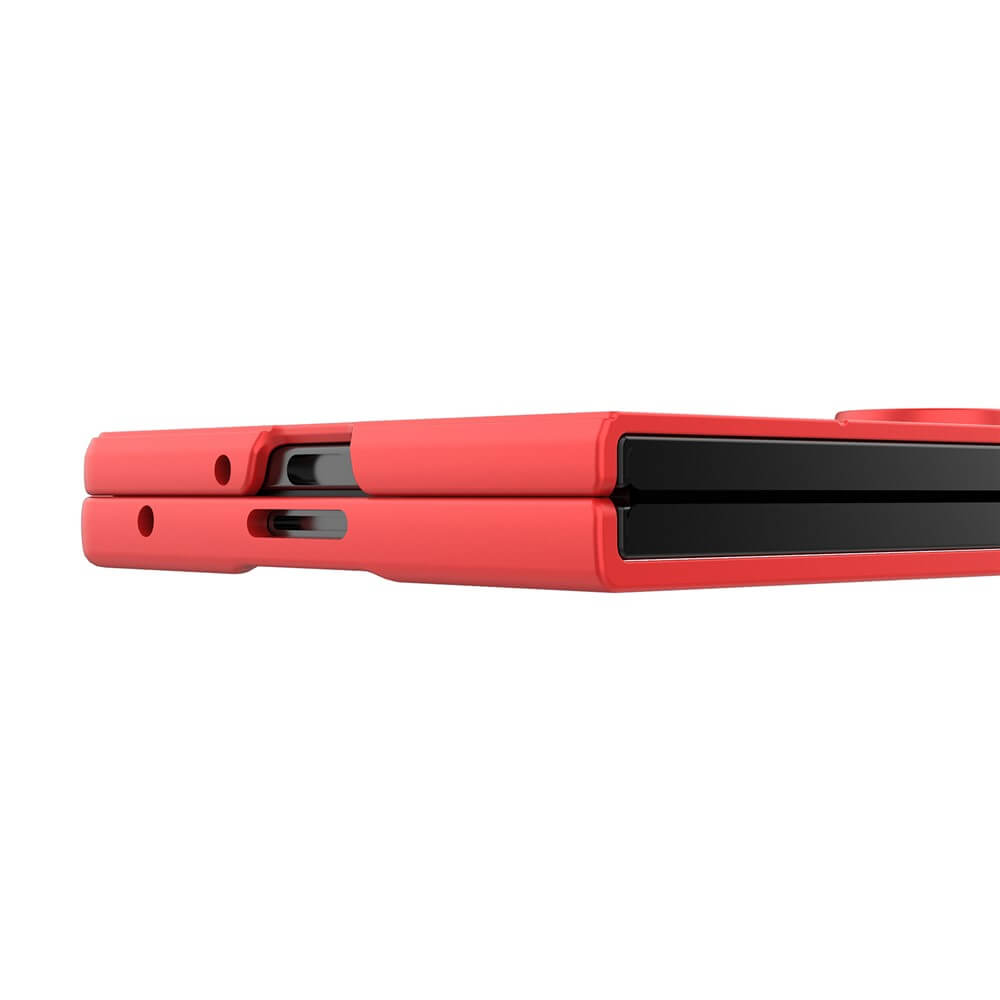 Nahaufnahme eines roten, faltbaren Geräts, das teilweise geöffnet ist, um das Scharnier und die Anschlüsse zu zeigen - ideal, um das Cover-Discount Galaxy Z Fold7 - Rugged Protective Hülle, entwickelt für maximalen Schutz, hervorzuheben.