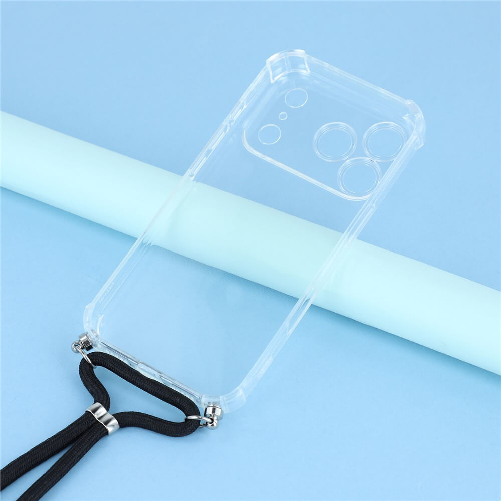 Das iPhone 17 Pro Max - Hülle mit Umhängeband von Cover-Discount aus transparentem TPU mit schwarzem Band, stilvoll über einen hellblauen Stab auf passendem Hintergrund drapiert - für praktische, freihändige Nutzung.