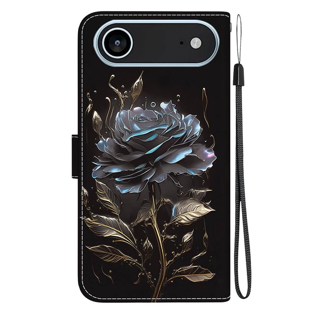Die iPhone 17 Air Blüten-Motiv Tasche von Cover-Discount: Schwarze Hülle mit blau-goldenen Rosen und abnehmbarem Handgelenkband - stilvoller Schutz mit praktischem Extra.