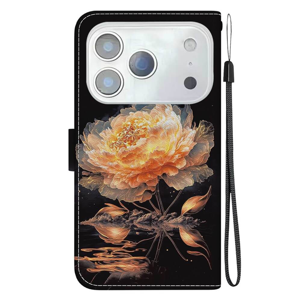 Die Cover-Discount iPhone 17 Pro Max - Tasche Hülle mit Blüten Motiv zeigt ein großes orangefarbenes Blumendesign und eine Handschlaufe auf schwarzem Hintergrund - perfekt als Zubehör für Ihre Handyhülle.