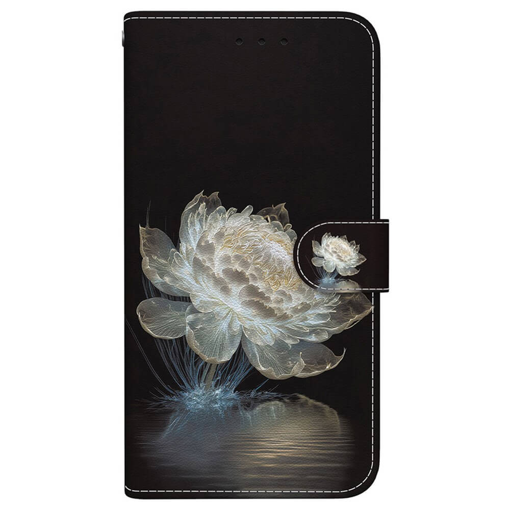 Die Cover-Discount iPhone 17 Pro Max - Tasche Hülle mit Blüten Motiv zeigt eine leuchtend weiße Lotusblume mit Wasserspiegelung auf elegantem Schwarz, plus passendem Verschluss - stilvoller Schutz für Ihr Gerät.