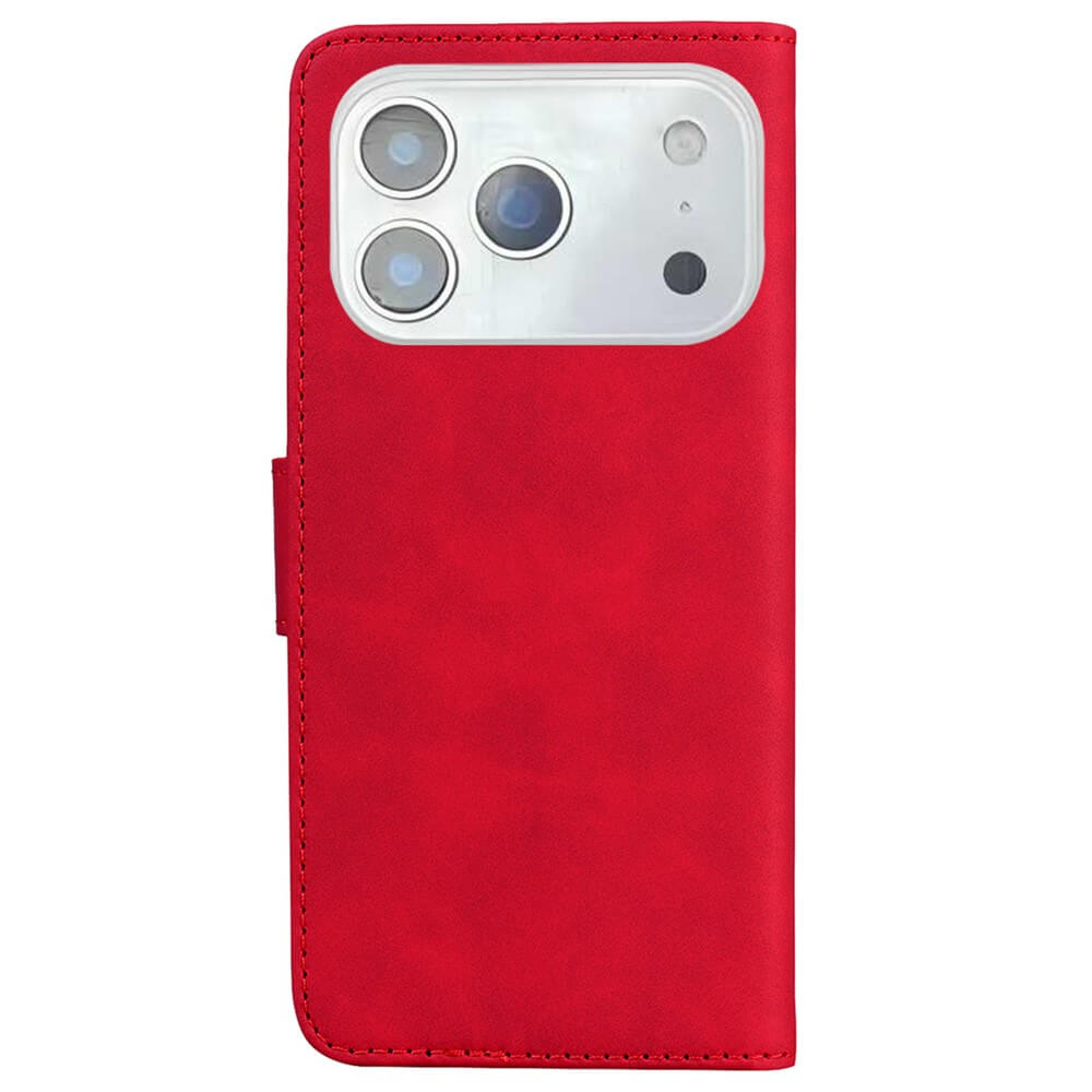 The Cover-Discount iPhone 17 Pro Max - Solide Leder Etui Hülle in Rot schützt das Smartphone und zeigt die Kameraaussparungen auf der Rückseite.