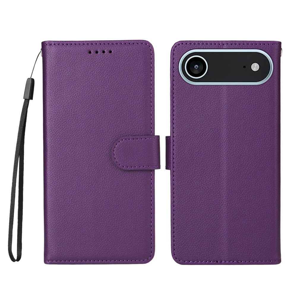 Die Cover-Discount iPhone 17 Air - Lederoptik-Hülle mit strukturierter Oberfläche in Lila verfügt über ein Handgelenkband, Brieftaschenfunktion und RFID-Schutz. Geschlossen und geöffnet, um den Kameraausschnitt zu zeigen, bewahrt sie Ihre Essentials sicher auf.