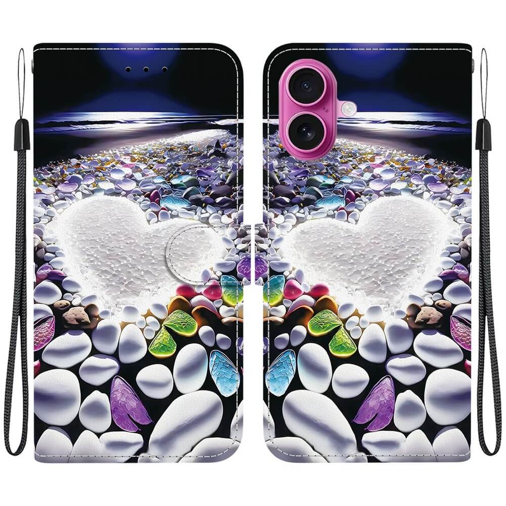Die Cover-Discount iPhone 17 Tasche Hülle mit Motiv zeigt ein weißes Herz und bunte Steine am nächtlichen Strand, sanft vom Wasserlicht beleuchtet - stilvoller Schutz für dein Smartphone.